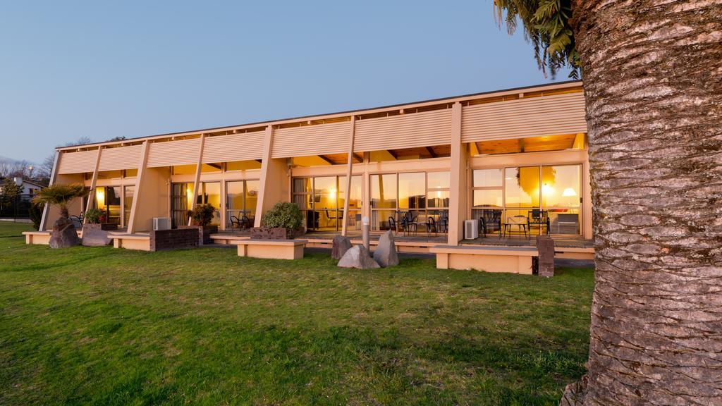 Oasis Beach Motel Таупо Екстер'єр фото