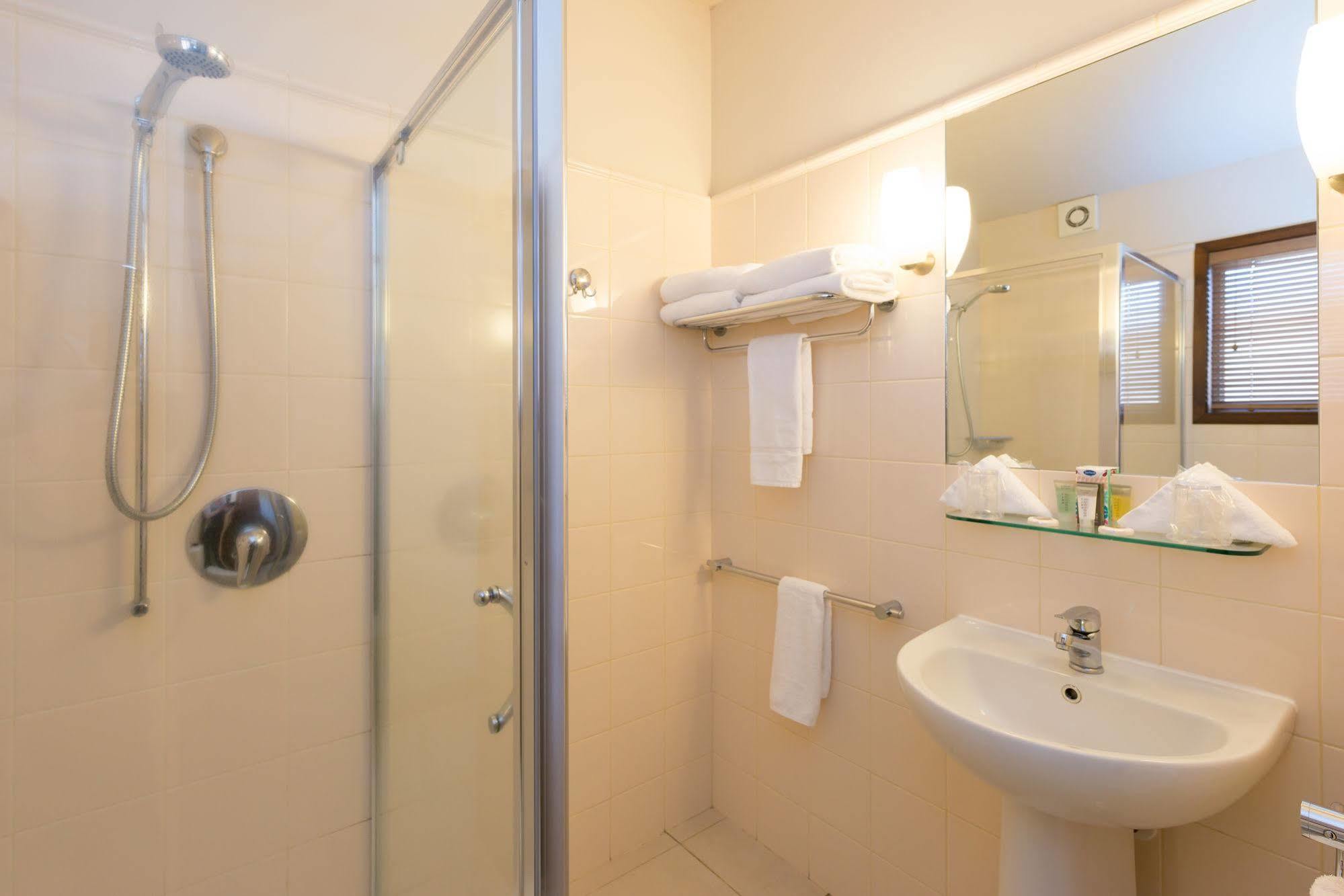 Oasis Beach Motel Таупо Екстер'єр фото