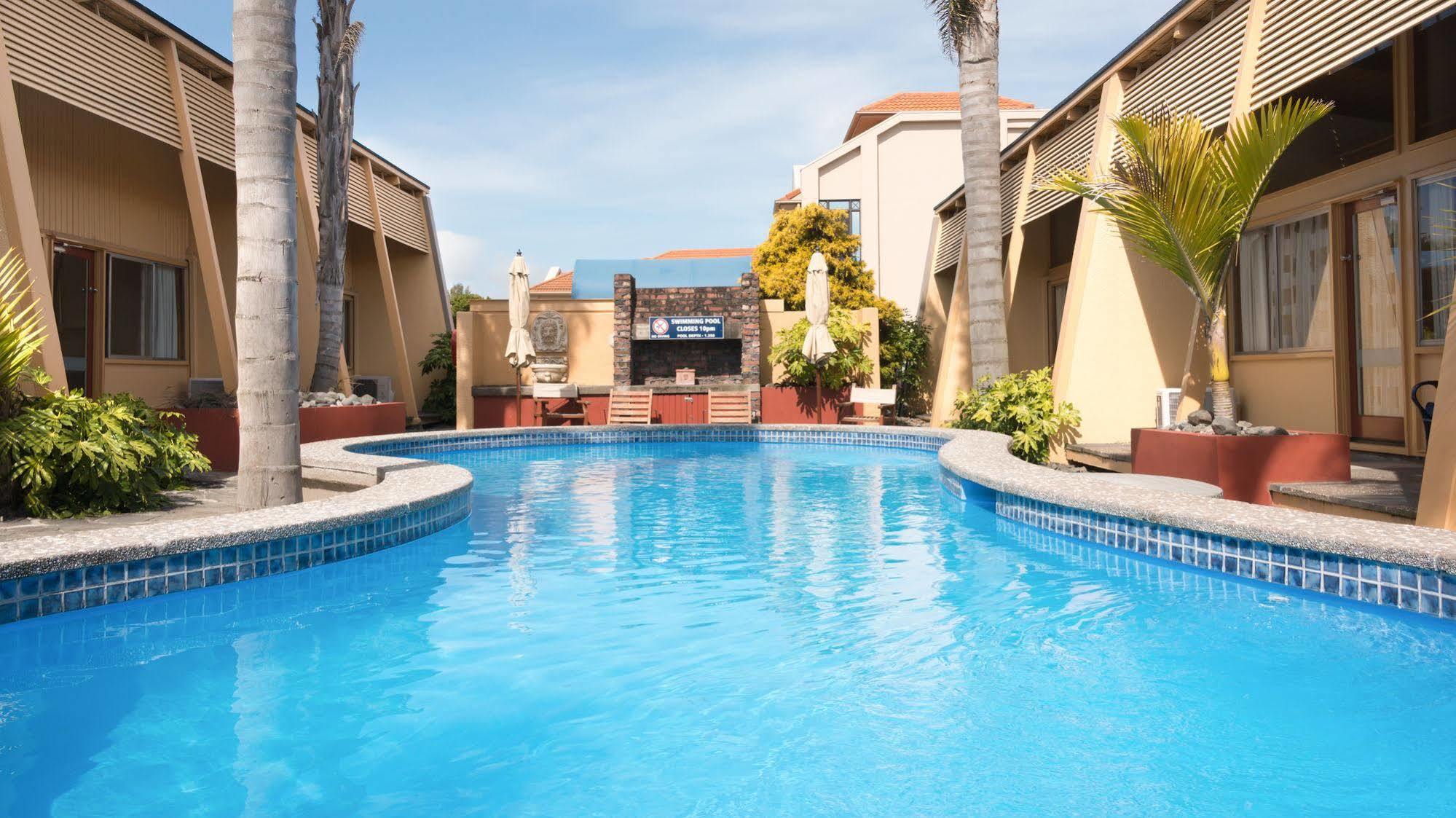 Oasis Beach Motel Таупо Екстер'єр фото